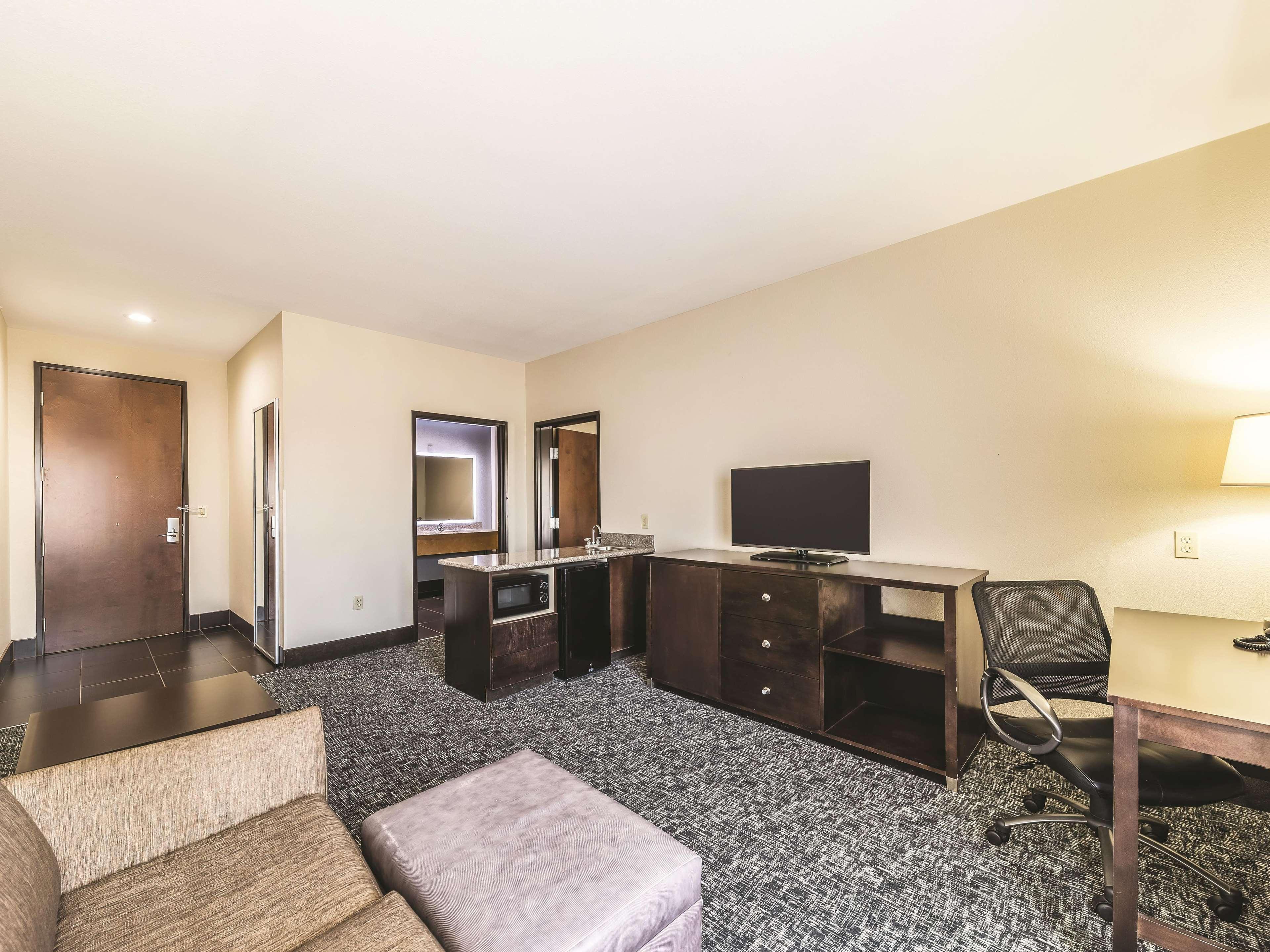 מלון La Quinta By Wyndham Tulsa - Catoosa מראה חיצוני תמונה