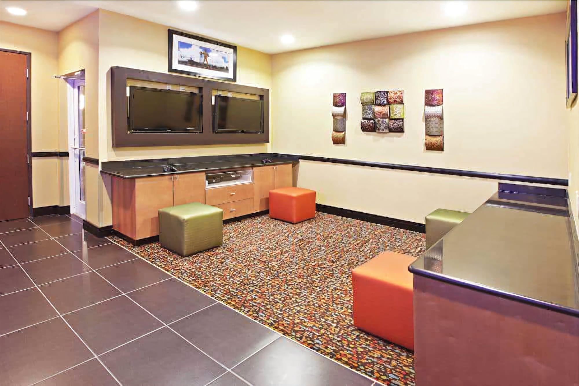 מלון La Quinta By Wyndham Tulsa - Catoosa מראה חיצוני תמונה