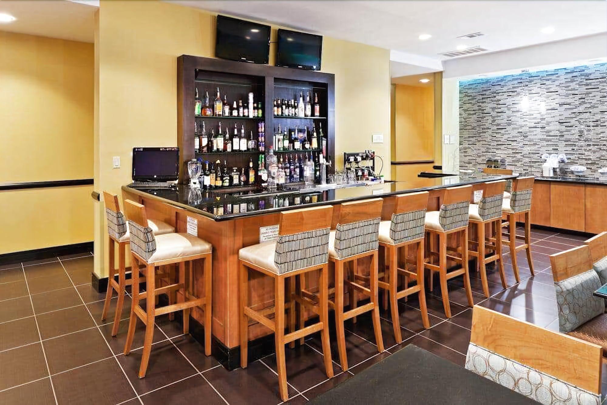 מלון La Quinta By Wyndham Tulsa - Catoosa מראה חיצוני תמונה