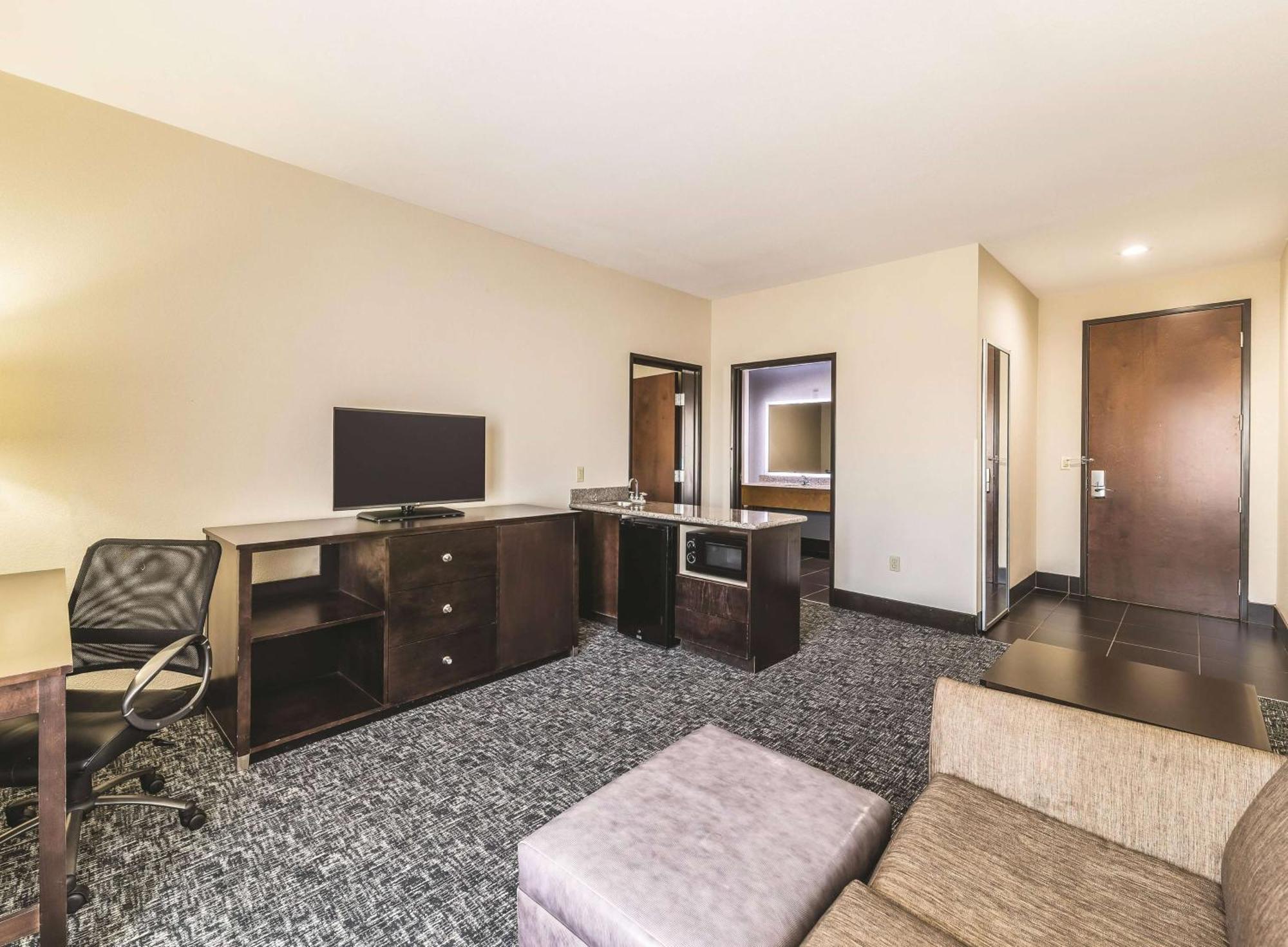 מלון La Quinta By Wyndham Tulsa - Catoosa מראה חיצוני תמונה